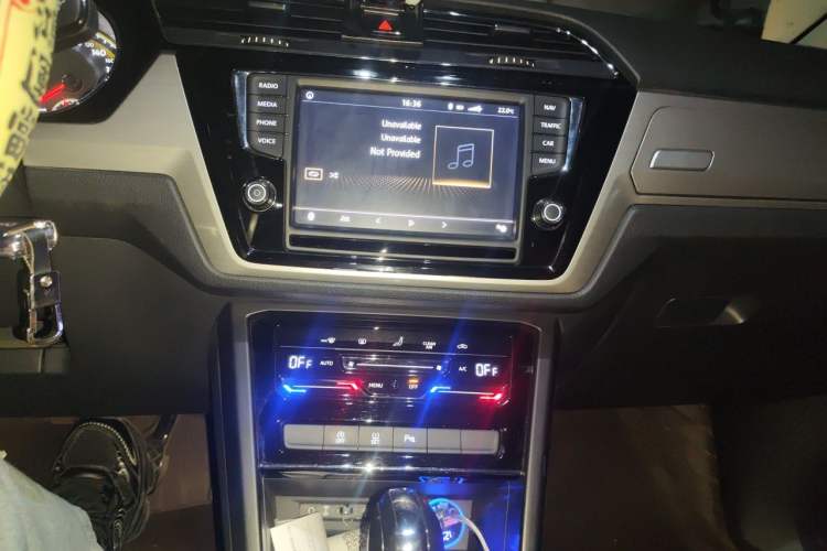Used Volkswagen Touran 2021 Touran L 280TSI DSG Comfort Edition 7 Seats Audio And AC Panel