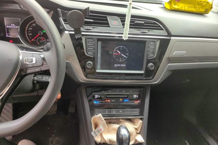 Used Volkswagen Touran 2021 Touran L 280TSI DSG Comfort Edition 7 Seats Audio And AC Panel