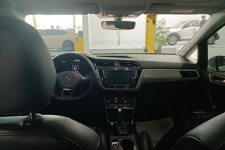 Used Volkswagen Touran 2021 Tiguan L 280TSI DSG Boundary Edition 6-Seater Center Console