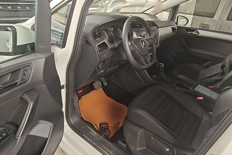 Used Volkswagen Touran 2021 Volkswagen Touran L 280TSI DSG Style Edition 7 Seats Driver Seat