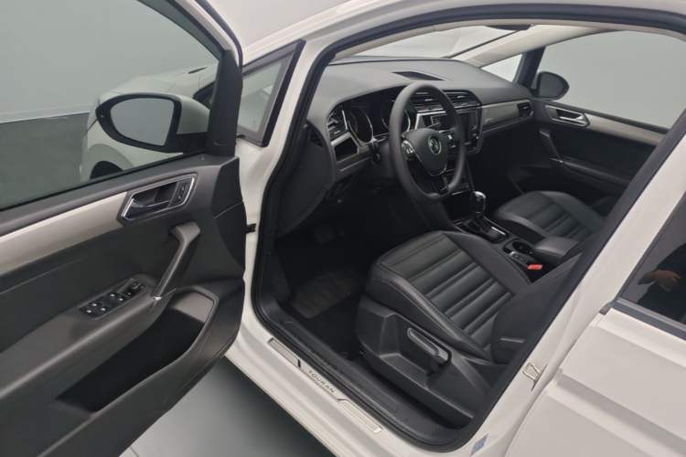 Used Volkswagen Touran 2021 Touran L 280TSI DSG Comfort Edition 7 Seats Driver Seat