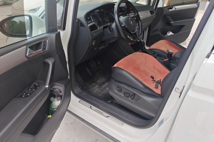 Used Volkswagen Touran 2021 Volkswagen Touran L 280TSI DSG Boundary Edition 7-Seater Driver Seat