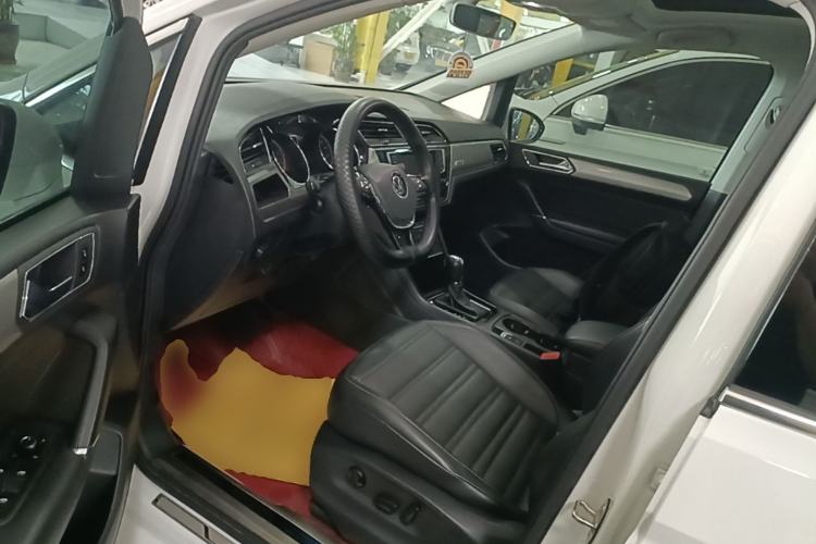 Used Volkswagen Touran 2021 Tiguan L 280TSI DSG Boundary Edition 6-Seater Driver Seat