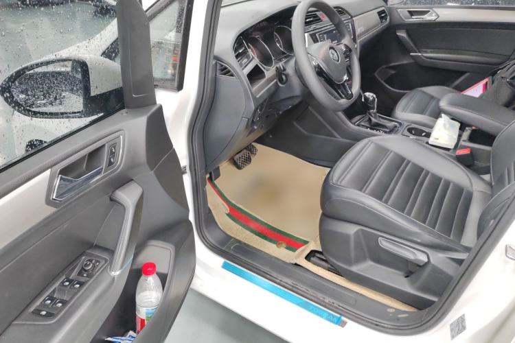Used Volkswagen Touran 2021 Touran L 280TSI DSG Comfort Edition 7 Seats Driver Seat