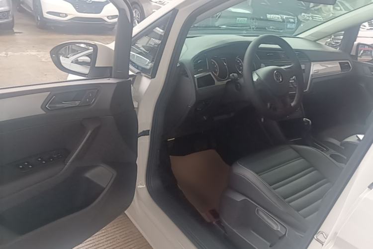 Used Volkswagen Touran 2021 Volkswagen Touran L 280TSI DSG Style Edition 7 Seats Driver Seat