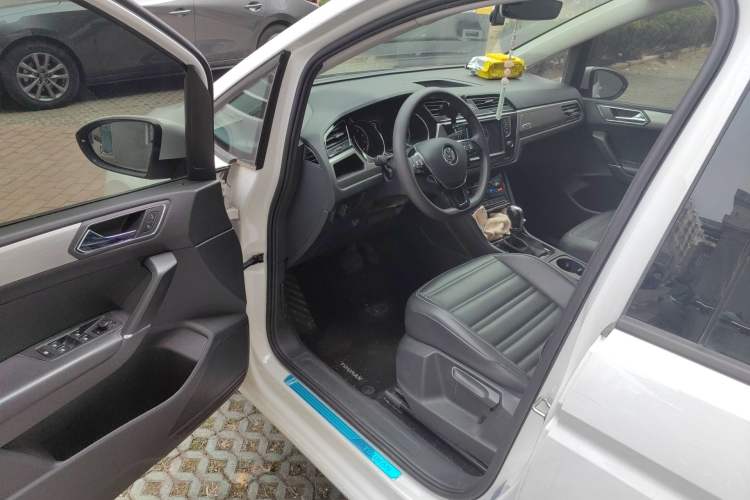 Used Volkswagen Touran 2021 Touran L 280TSI DSG Comfort Edition 7 Seats Driver Seat