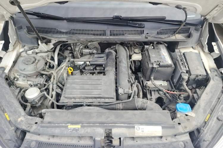 Used Volkswagen Touran 2021 Volkswagen Touran L 280TSI DSG Boundary Edition 7-Seater Engine Bay