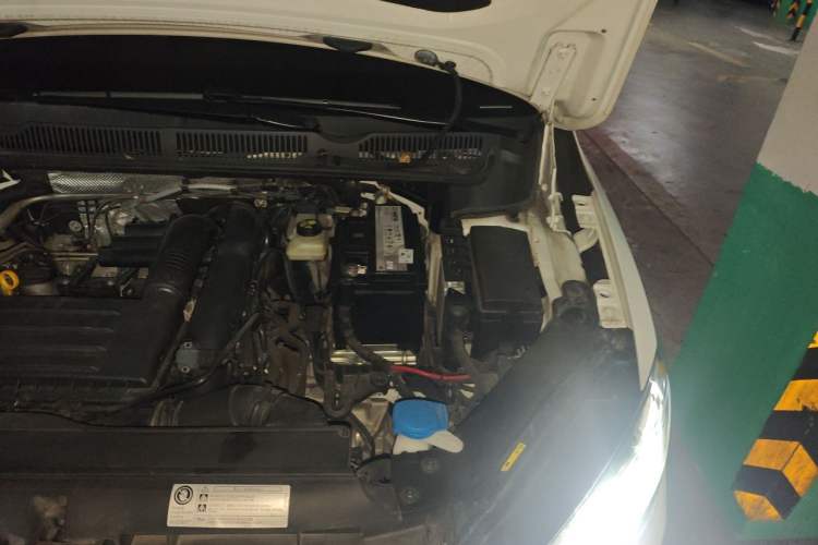 Used Volkswagen Touran 2021 Volkswagen Touran L 280TSI DSG Boundary Edition 7-Seater Engine Bay Left