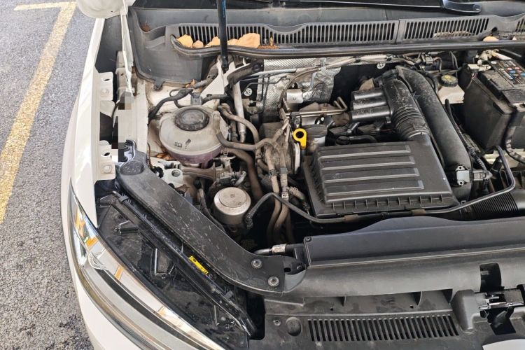 Used Volkswagen Touran 2021 Volkswagen Touran L 280TSI DSG Boundary Edition 7-Seater Engine Bay Right