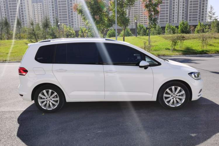 Used Volkswagen Touran 2021 Touran L 280TSI DSG Comfort Edition 7 Seats Exterior 2