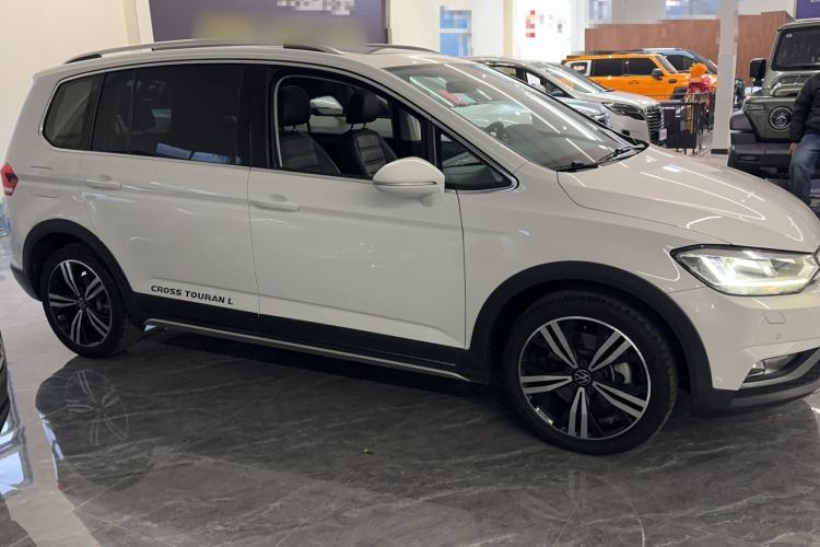 Used Volkswagen Touran 2021 Volkswagen Touran L 280TSI DSG Boundary Edition 7-Seater Exterior 2