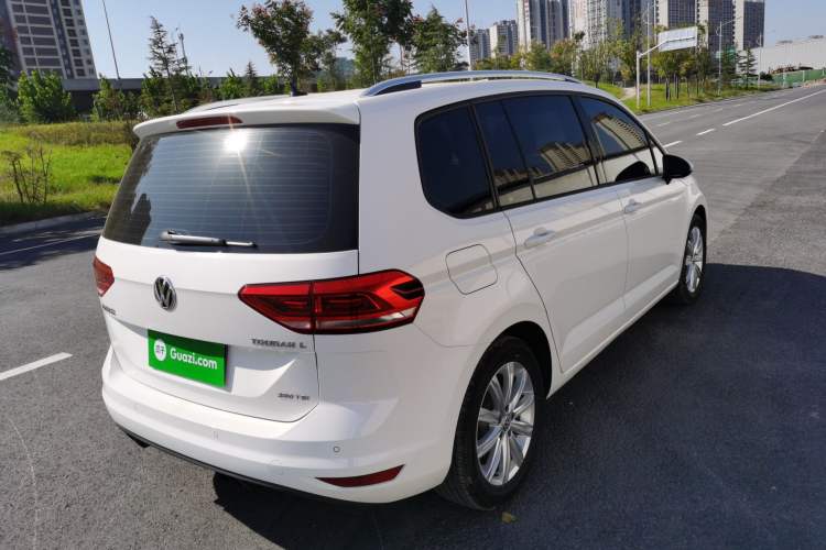 Used Volkswagen Touran 2021 Touran L 280TSI DSG Comfort Edition 7 Seats Exterior 3