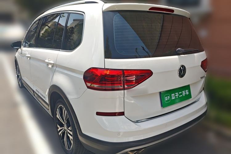 Used Volkswagen Touran 2021 Tiguan L 280TSI DSG Boundary-Pushing Luxury Edition 6 Seats Exterior 3