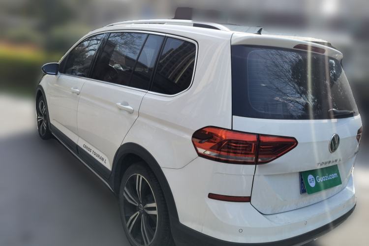 Used Volkswagen Touran 2021 Volkswagen Touran L 280TSI DSG Boundary Edition 7-Seater Exterior 3