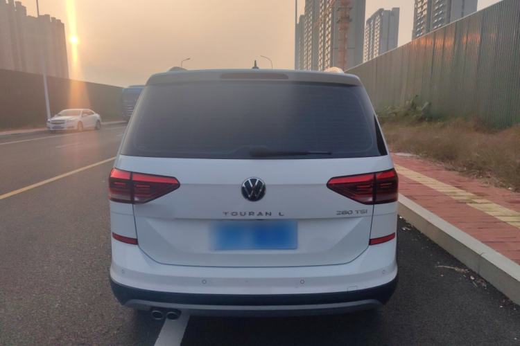 Used Volkswagen Touran 2021 Volkswagen Touran L 280TSI DSG Boundary Edition 7-Seater Exterior 4