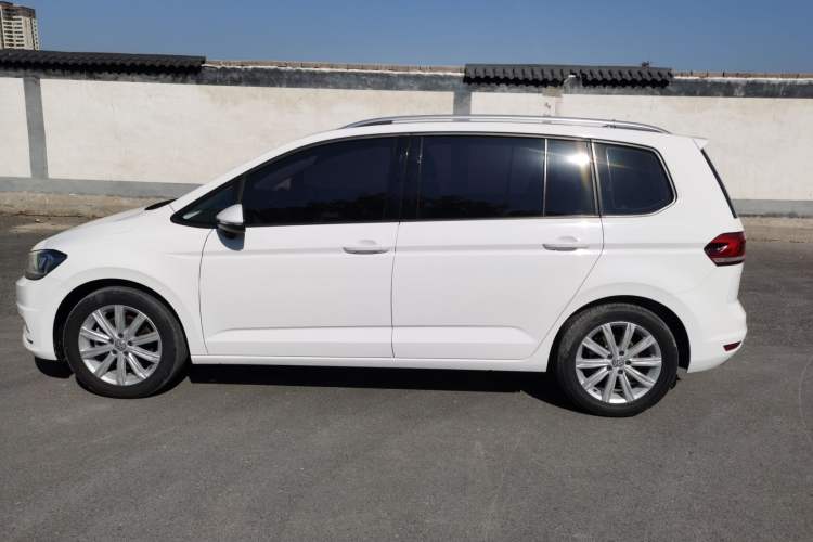 Used Volkswagen Touran 2021 Touran L 280TSI DSG Comfort Edition 7 Seats Exterior 5