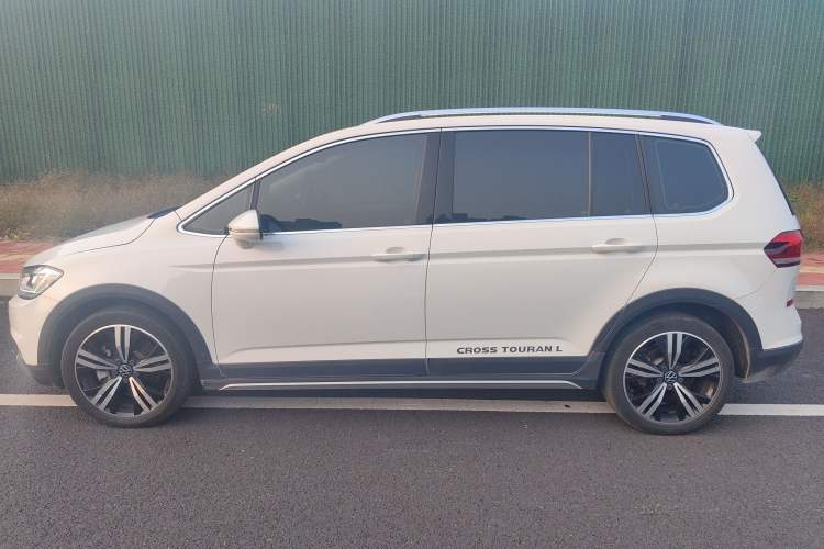 Used Volkswagen Touran 2021 Volkswagen Touran L 280TSI DSG Boundary Edition 7-Seater Exterior 5