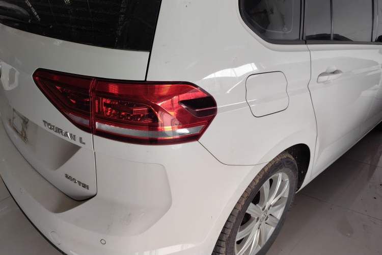 Used Volkswagen Touran 2021 Touran L 280TSI DSG Comfort Edition 7 Seats Exterior 6