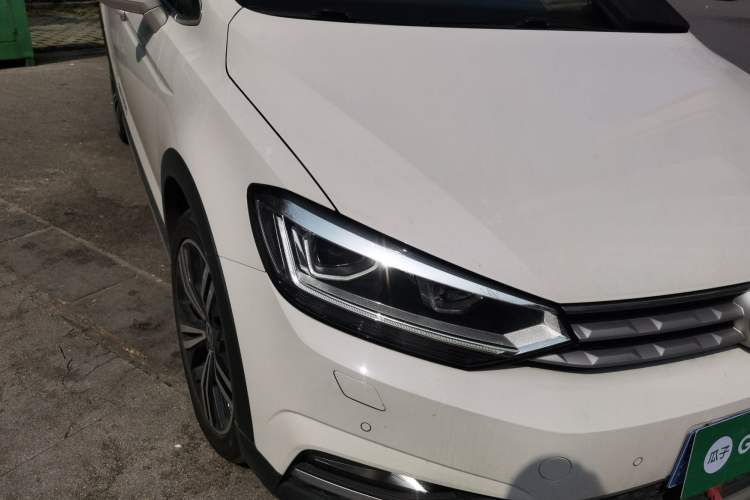 Used Volkswagen Touran 2021 Volkswagen Touran L 280TSI DSG Boundary Edition 7-Seater Exterior 6