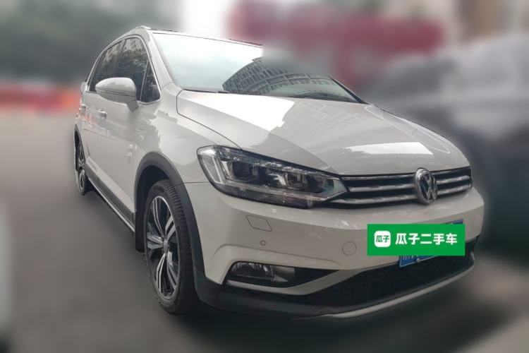Used Volkswagen Touran 2021 Volkswagen Touran L 280TSI DSG Boundary Edition 7-Seater Front Right 45 Deg