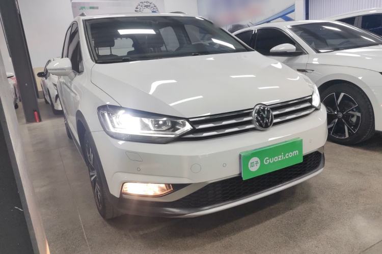Used Volkswagen Touran 2021 Tiguan L 280TSI DSG Boundary Edition 6-Seater Front Right 45 Deg