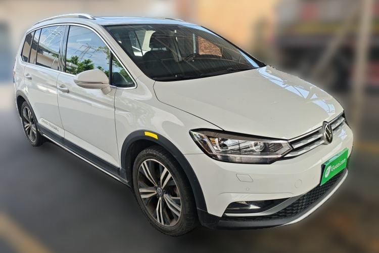 Used Volkswagen Touran 2021 Volkswagen Touran L 280TSI DSG Boundary Edition 7-Seater Front Right 45 Deg