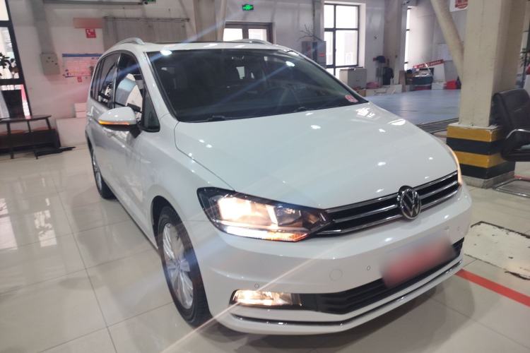 Used Volkswagen Touran 2021 Touran L 280TSI DSG Comfort Edition 7 Seats Front Right 45 Deg