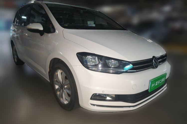 Used Volkswagen Touran 2021 Touran L 280TSI DSG Comfort Edition 7 Seats Front Right 45 Deg