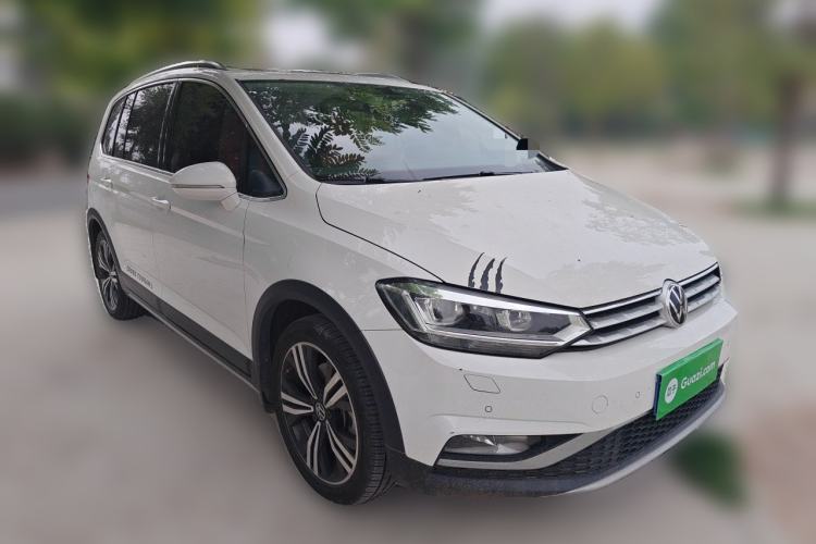 Used Volkswagen Touran 2021 Volkswagen Touran L 280TSI DSG Boundary Edition 7-Seater Front Right 45 Deg