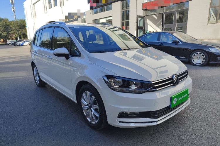 Used Volkswagen Touran 2021 Touran L 280TSI DSG Comfort Edition 7 Seats Front Right 45 Deg