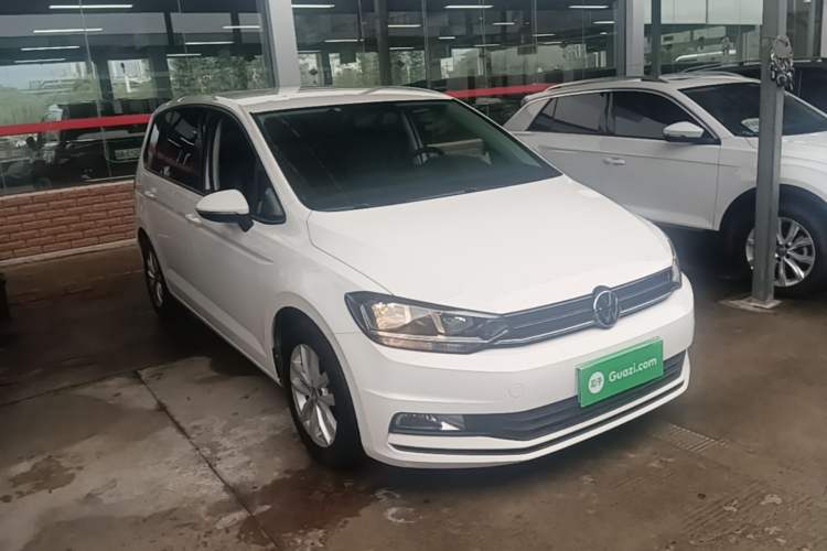 Used Volkswagen Touran 2021 Volkswagen Touran L 280TSI DSG Style Edition 7 Seats Front Right 45 Deg