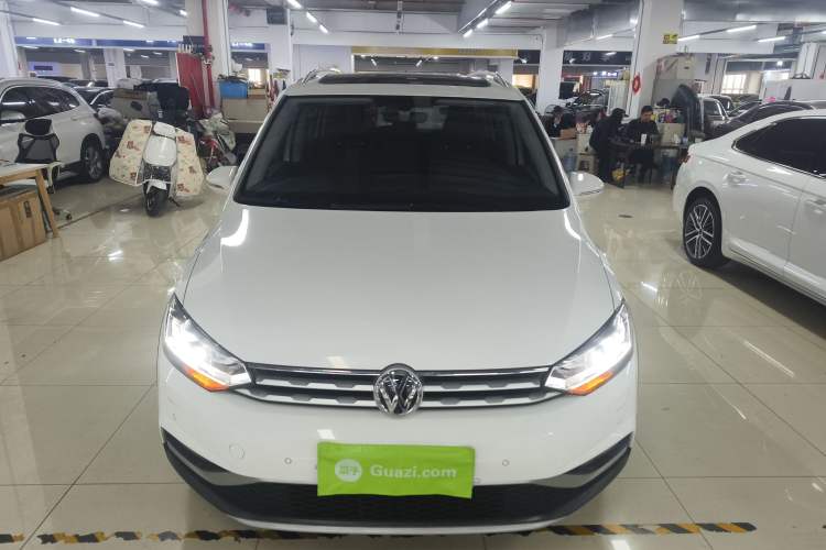 Used Volkswagen Touran 2021 Volkswagen Touran L 280TSI DSG Boundary Edition 7-Seater Front
