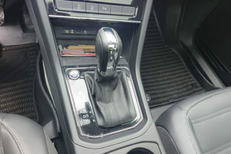 Used Volkswagen Touran 2021 Tiguan L 280TSI DSG Boundary Edition 6-Seater Gear Lever