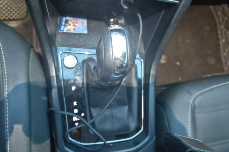 Used Volkswagen Touran 2021 Volkswagen Touran L 280TSI DSG Boundary Edition 7-Seater Gear Lever