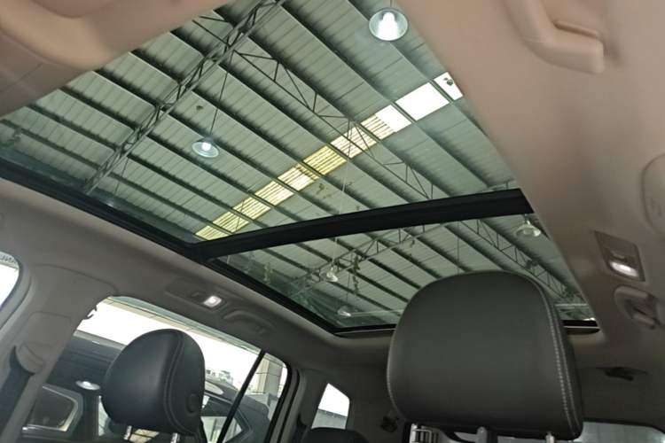 Used Volkswagen Touran 2021 Volkswagen Touran L 280TSI DSG Boundary Edition 7-Seater Headliner