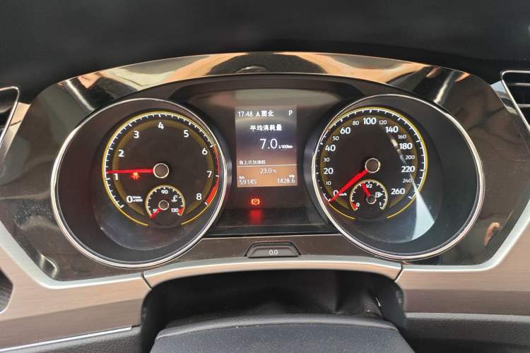 Used Volkswagen Touran 2021 Volkswagen Touran L 280TSI DSG Boundary Edition 7-Seater Instrument Cluster