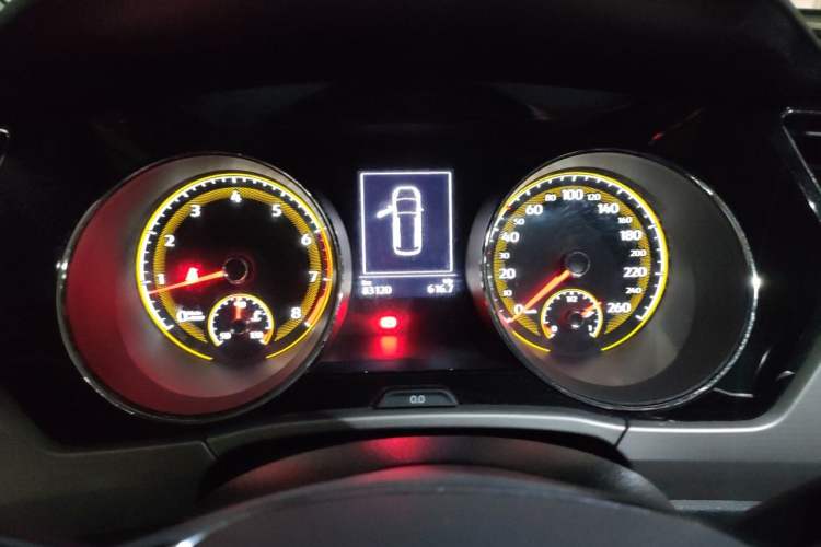 Used Volkswagen Touran 2021 Volkswagen Touran L 280TSI DSG Boundary Edition 7-Seater Instrument Cluster