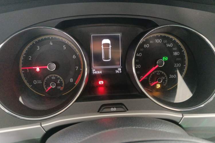 Used Volkswagen Touran 2021 Volkswagen Touran L 280TSI DSG Style Edition 7 Seats Instrument Cluster