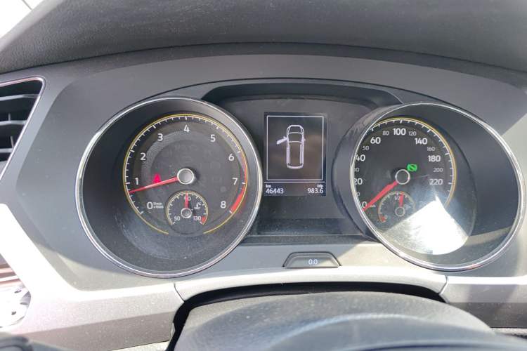 Used Volkswagen Touran 2021 Volkswagen Touran L 280TSI DSG Style Edition 7 Seats Instrument Cluster