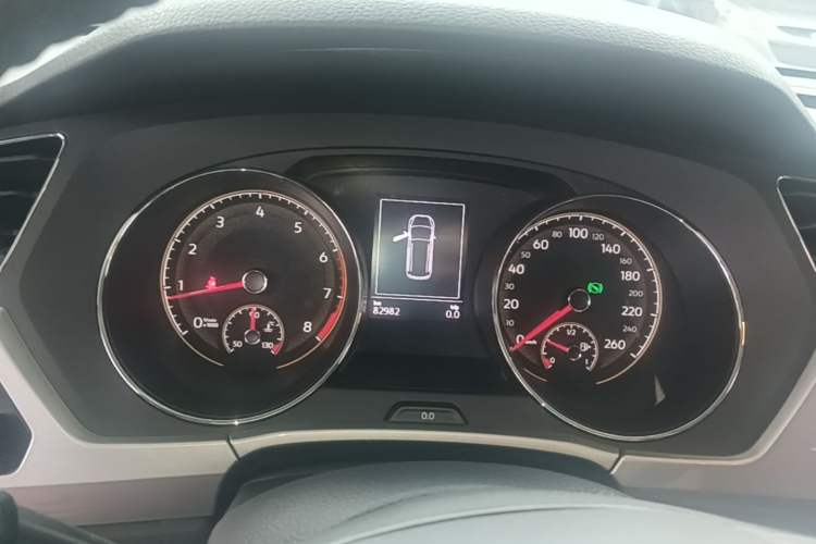 Used Volkswagen Touran 2021 Volkswagen Touran L 280TSI DSG Style Edition 7 Seats Instrument Cluster