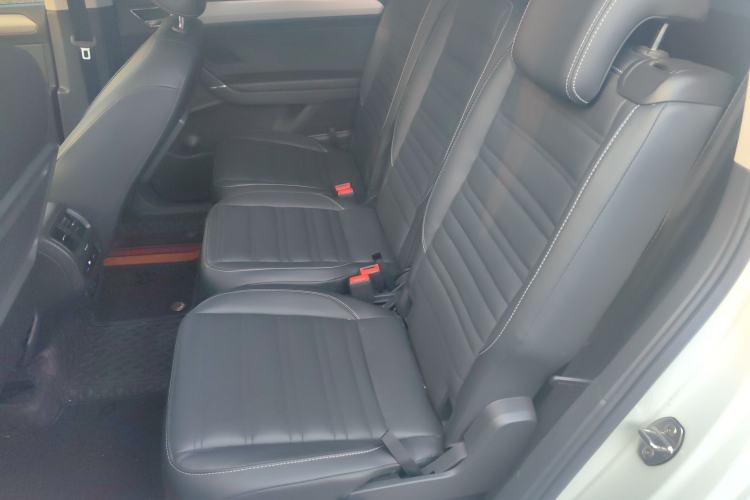 Used Volkswagen Touran 2021 Volkswagen Touran L 280TSI DSG Boundary Edition 7-Seater Interior 1