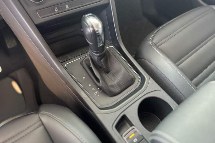 Used Volkswagen Touran 2021 Volkswagen Touran L 280TSI DSG Style Edition 7 Seats Interior 12
