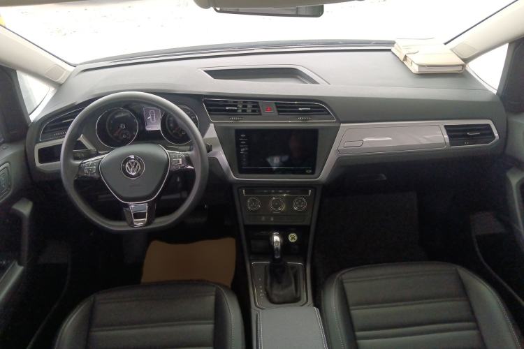Used Volkswagen Touran 2021 Volkswagen Touran L 280TSI DSG Style Edition 7 Seats Interior 2