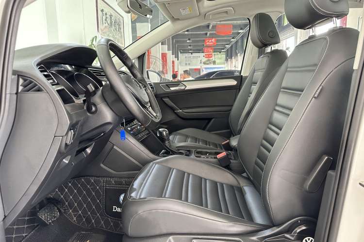 Used Volkswagen Touran 2021 Touran L 280TSI DSG Comfort Edition 7 Seats Interior 2
