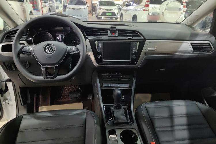 Used Volkswagen Touran 2021 Touran L 280TSI DSG Comfort Edition 7 Seats Interior 3