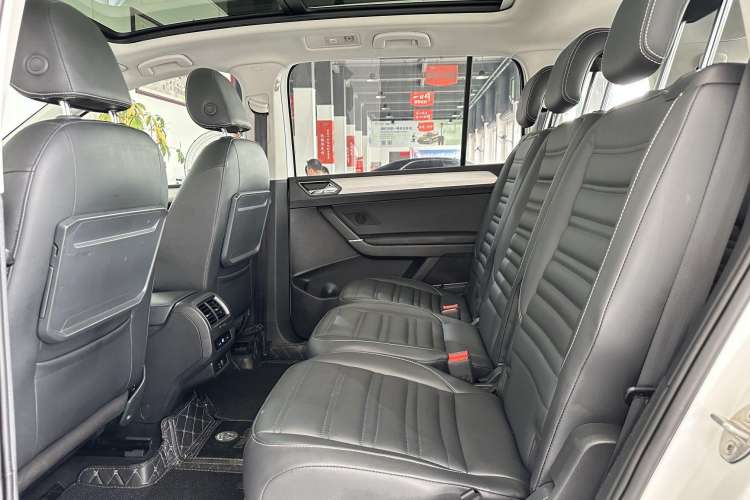 Used Volkswagen Touran 2021 Touran L 280TSI DSG Comfort Edition 7 Seats Interior 3