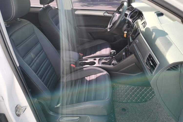 Used Volkswagen Touran 2021 Touran L 280TSI DSG Comfort Edition 7 Seats Interior 6