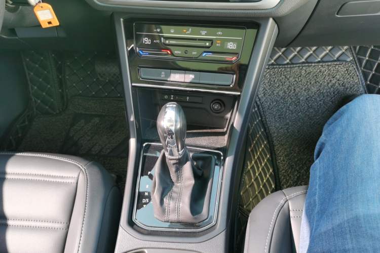 Used Volkswagen Touran 2021 Touran L 280TSI DSG Comfort Edition 7 Seats Interior 8