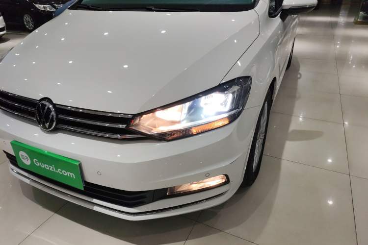 Used Volkswagen Touran 2021 Touran L 280TSI DSG Comfort Edition 7 Seats Left Front Headlight