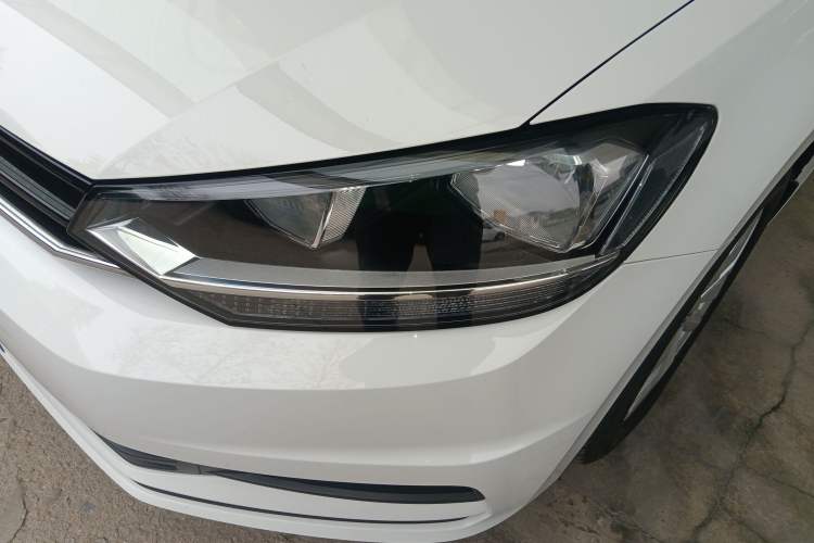 Used Volkswagen Touran 2021 Volkswagen Touran L 280TSI DSG Style Edition 7 Seats Left Front Headlight
